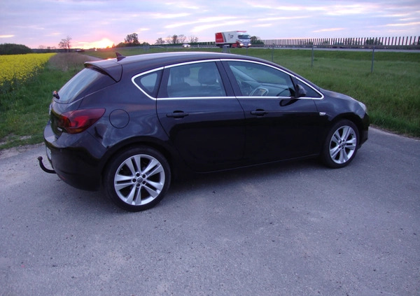 Opel Astra cena 23500 przebieg: 165800, rok produkcji 2010 z Syców małe 704